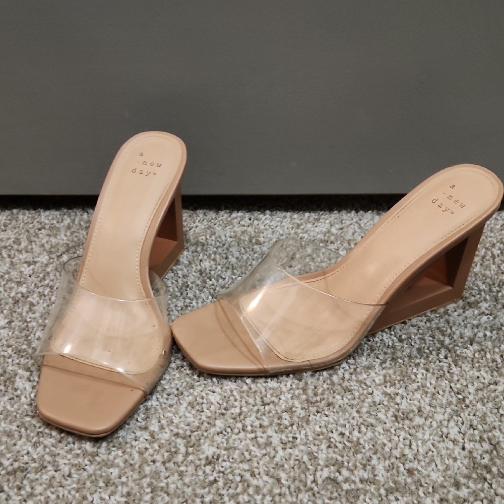 Women's A NEW DAY Tan/clear Wrdge Sandals